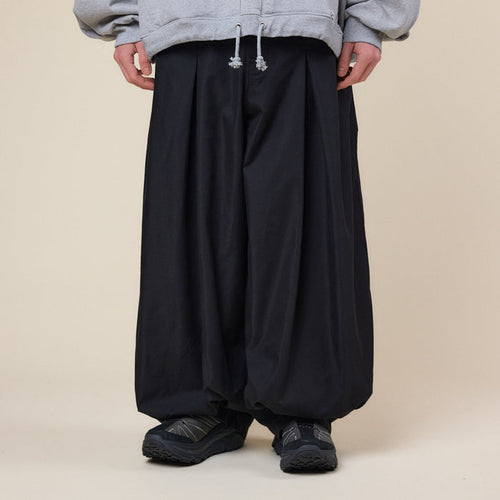 Anglan - Unbalance Long Tuck Balloon Pants - Black