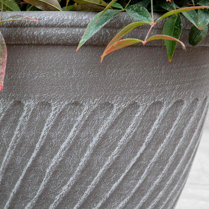 Bali Planter in Distressed Cedar 16in