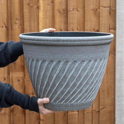 Bali Planter in Distressed Cedar 16in