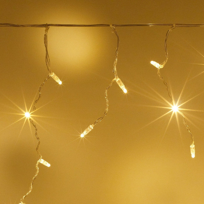 ML64YWC_Warm-White-LED-Icicle-Light-christmas-close-up_P4_ed8296b7-1ec6-4fd6-8ae6-cff665acfb5e.jpg