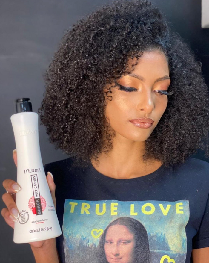 Curly hair line / Pequi Butter - Curly Styler - 250g / 8.8oz - Natural looking curls with no frizz. Contains solar filter and thermal protection.