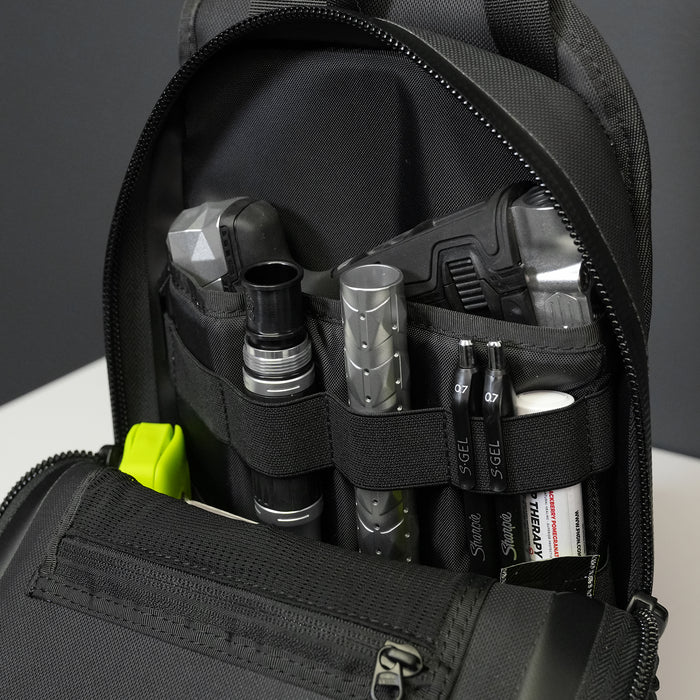 FNDN® TECH SLING BAG