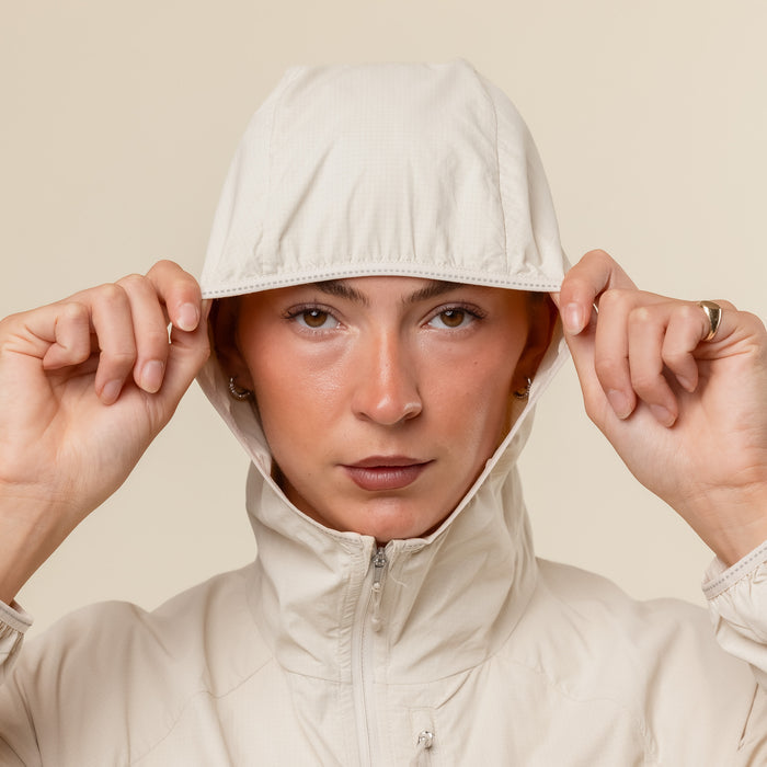 HOKA - Women's SkyFlow Wind Jacket - Oat Milk