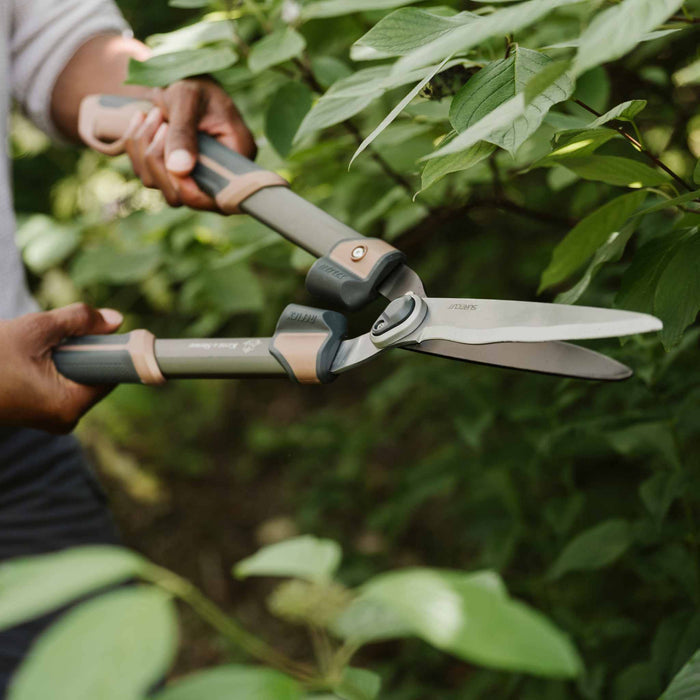 Kent & Stowe SureCut Hedge Shears close up