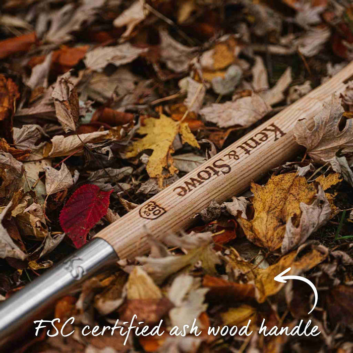 Kent & Stowe Capability Spade handle close up