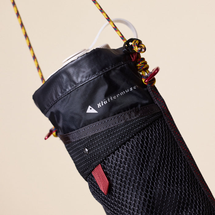 Klättermusen - Algir Bottle Sling Bag - Raven Black