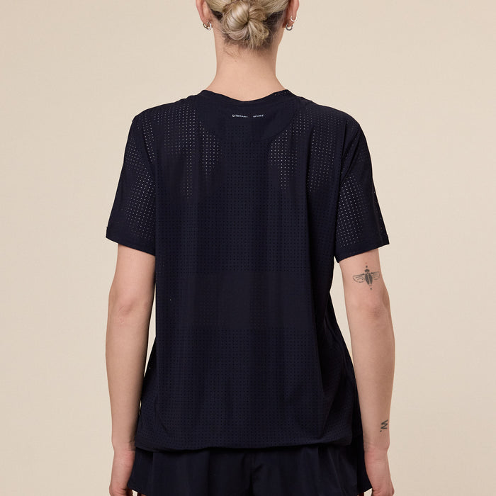 Literary Sport - Magda Perforated Run T-Shirt - Black