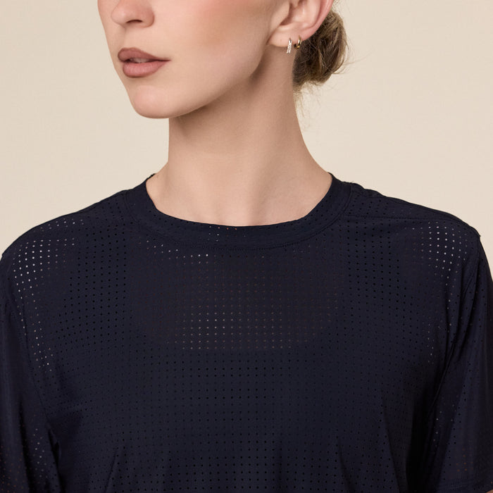 Literary Sport - Magda Perforated Run T-Shirt - Black