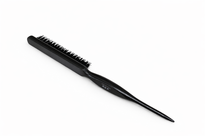 REF Teasing Brush