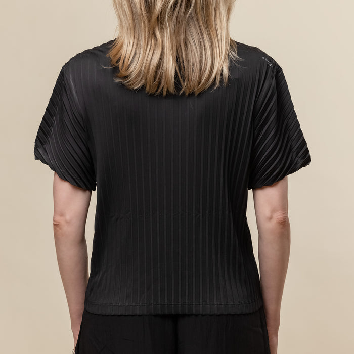 Satisfy Running - Women's AuraLite™ Pleated T-Shirt - Black