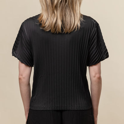 Satisfy Running - Women's AuraLite™ Pleated T-Shirt - Black
